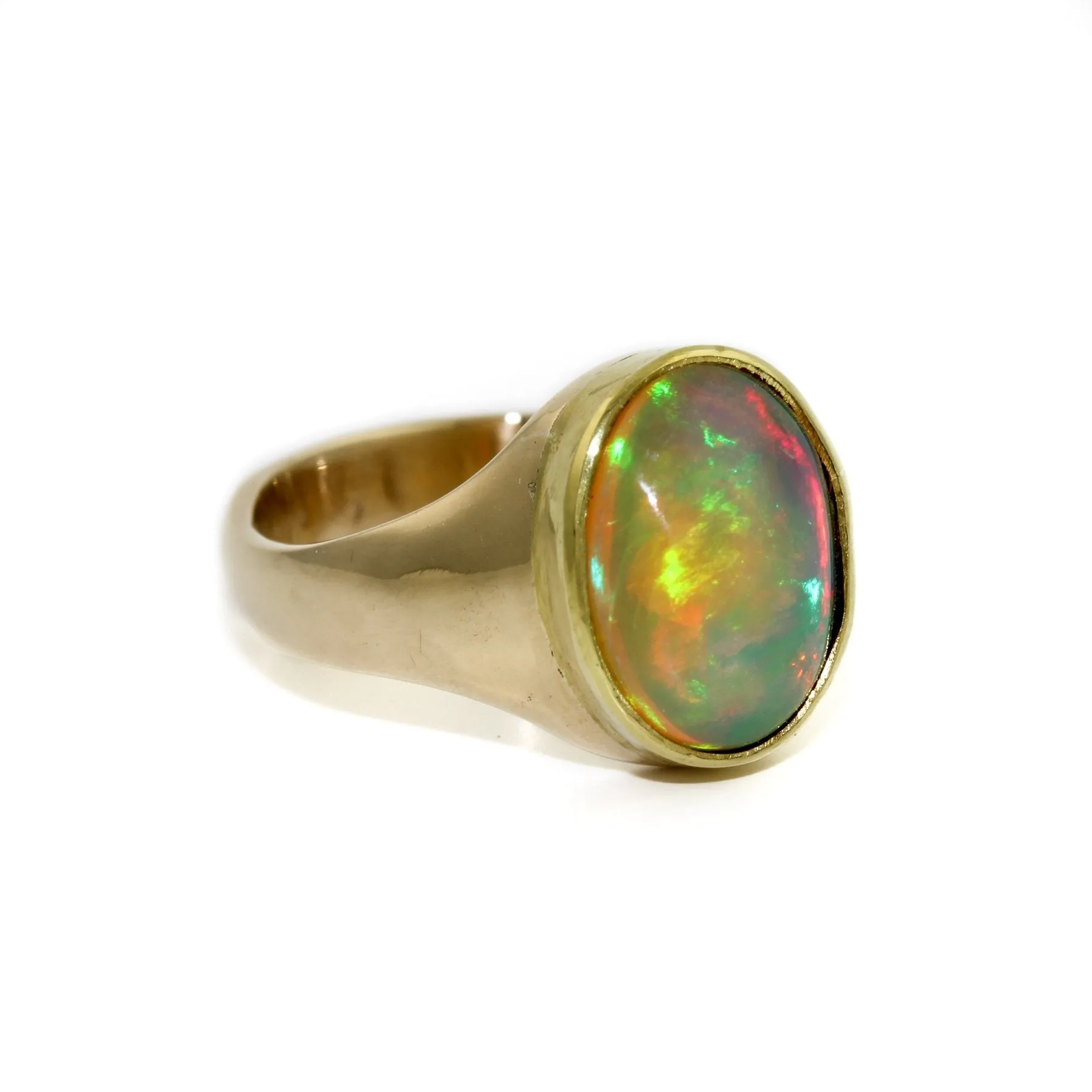 18k Ethiopian Oval Opal Ring