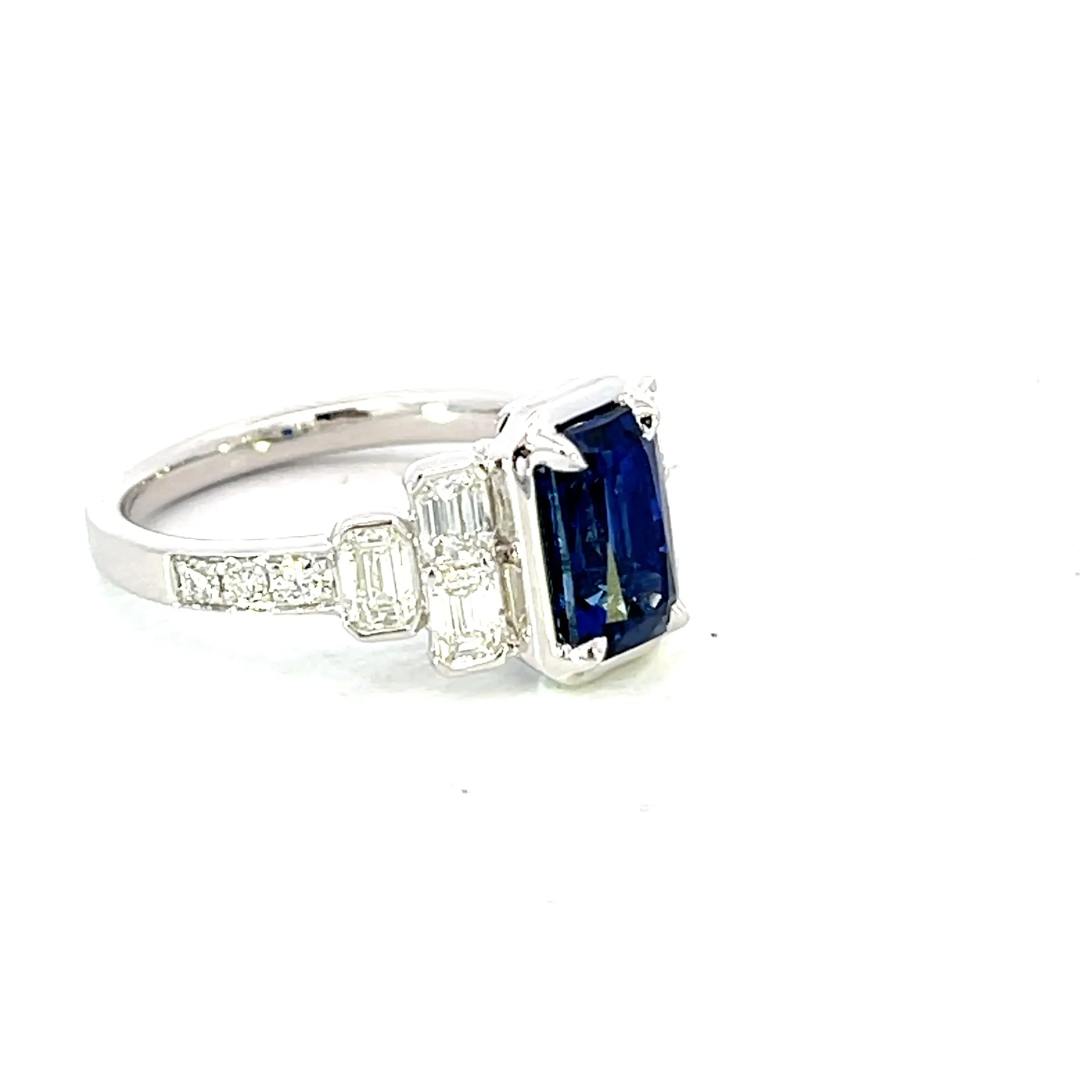 18K White Gold - Sapphire & Diamond Ring - J37547