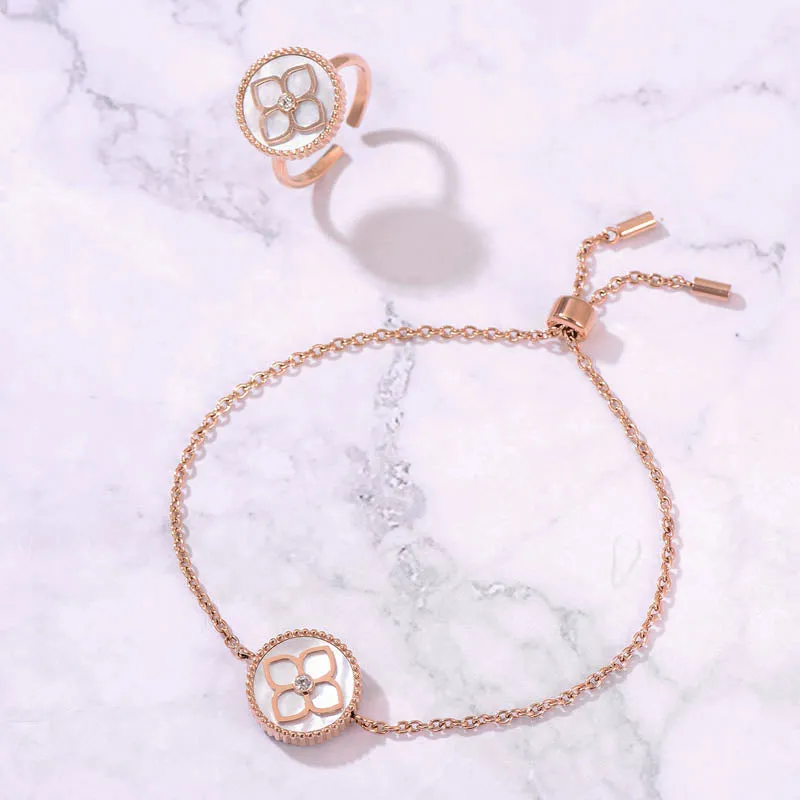 Ameera / Bracelet Pearl Rose Gold