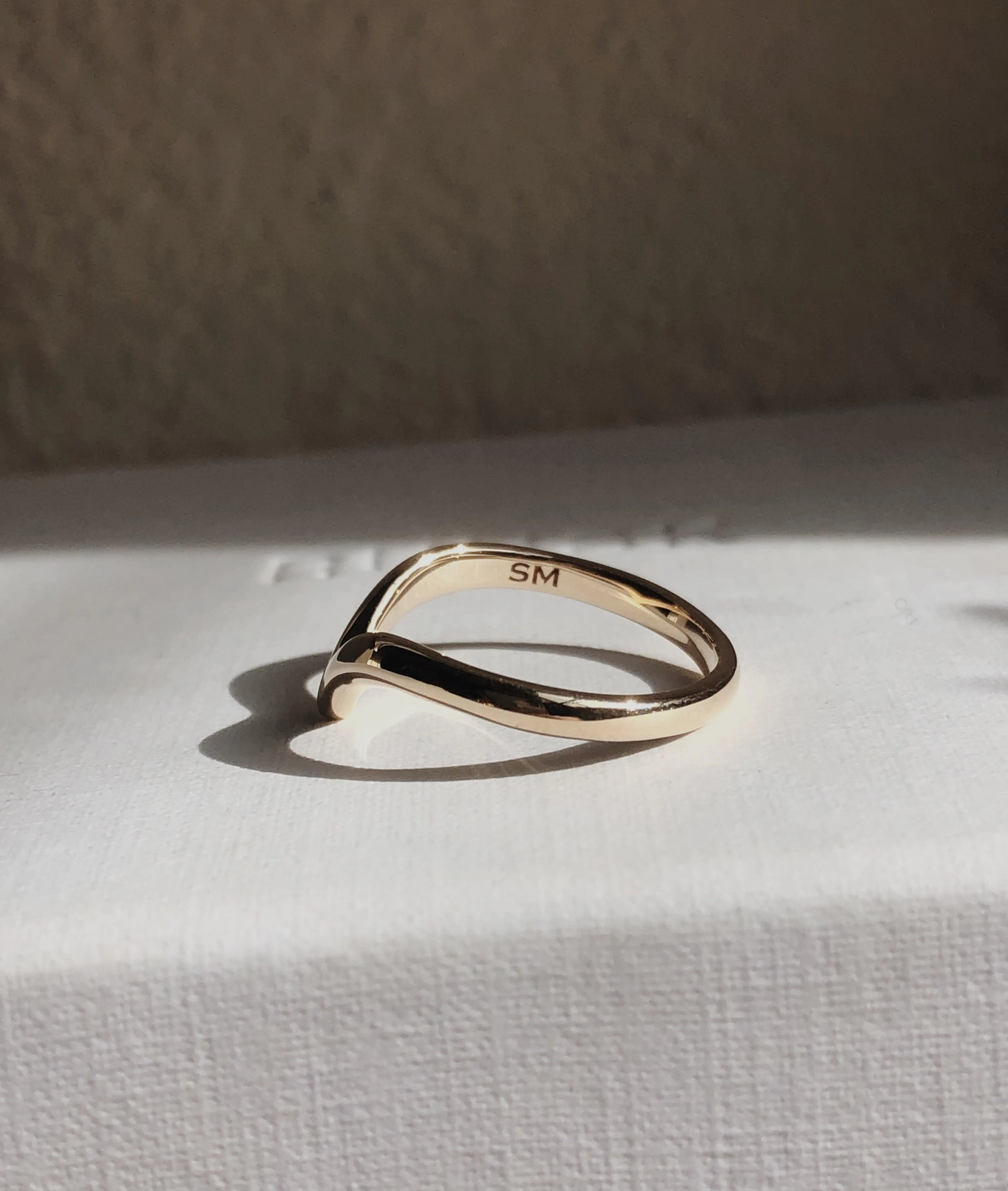 Crest ring