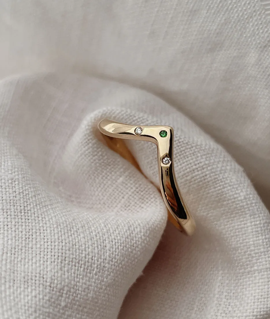 Crest ring