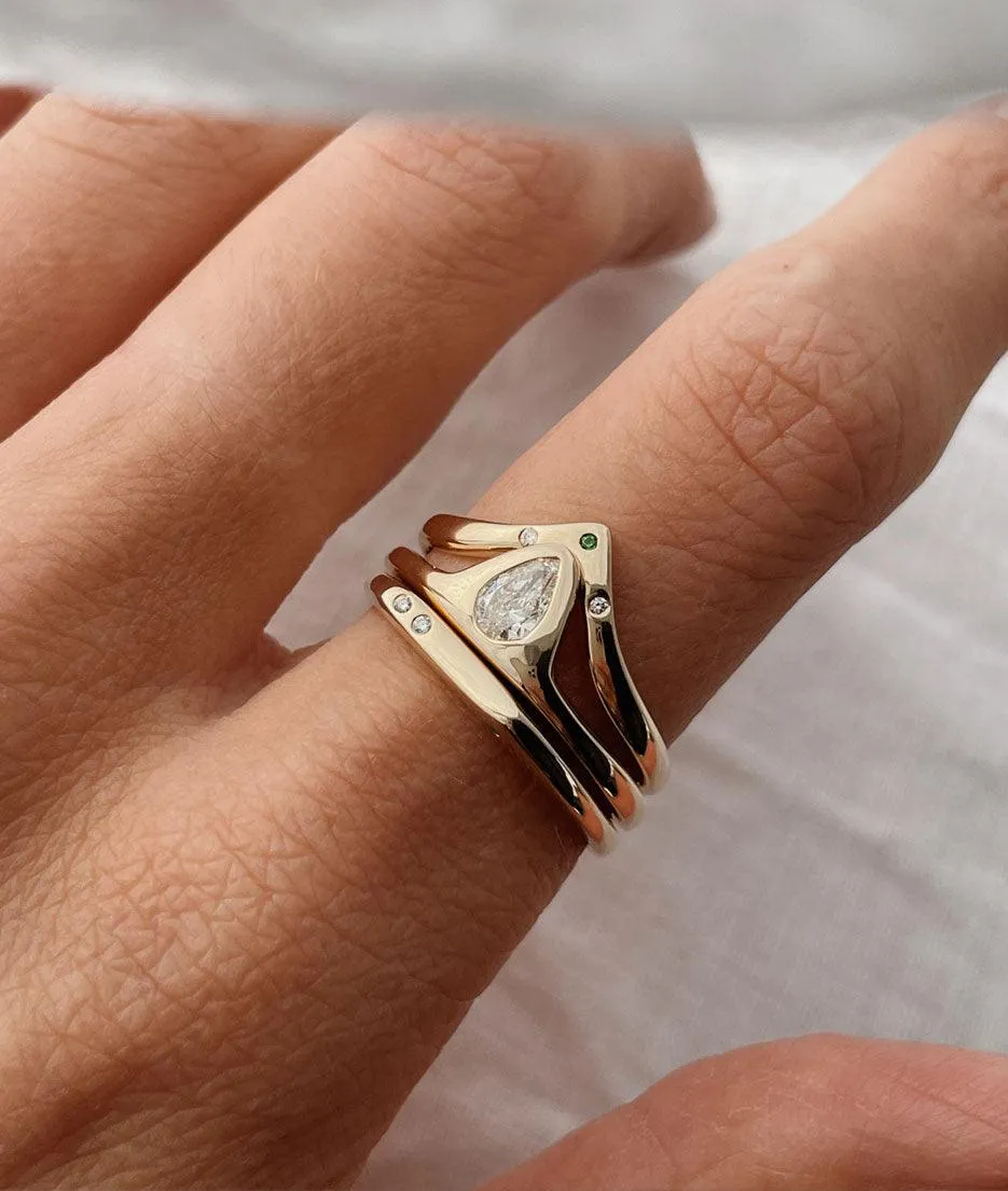 Crest ring