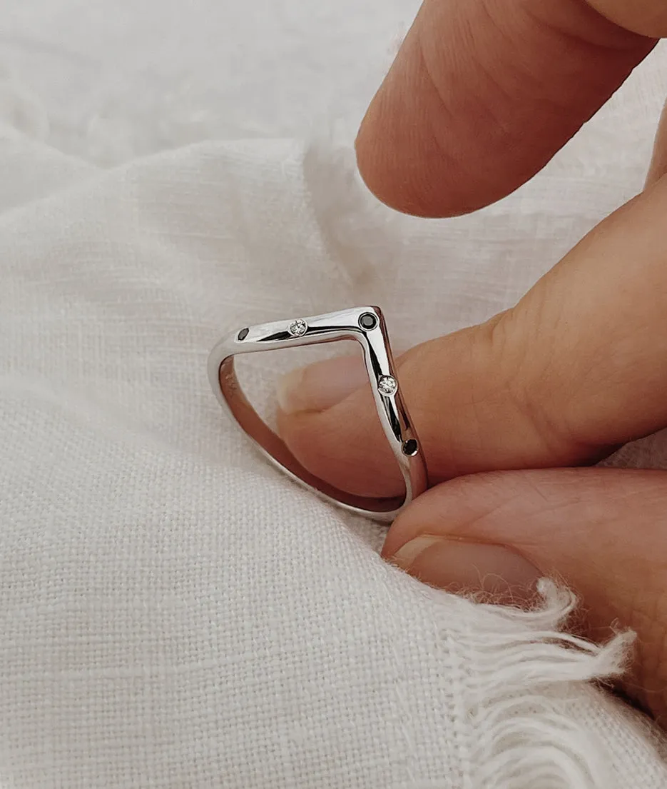 Crest ring