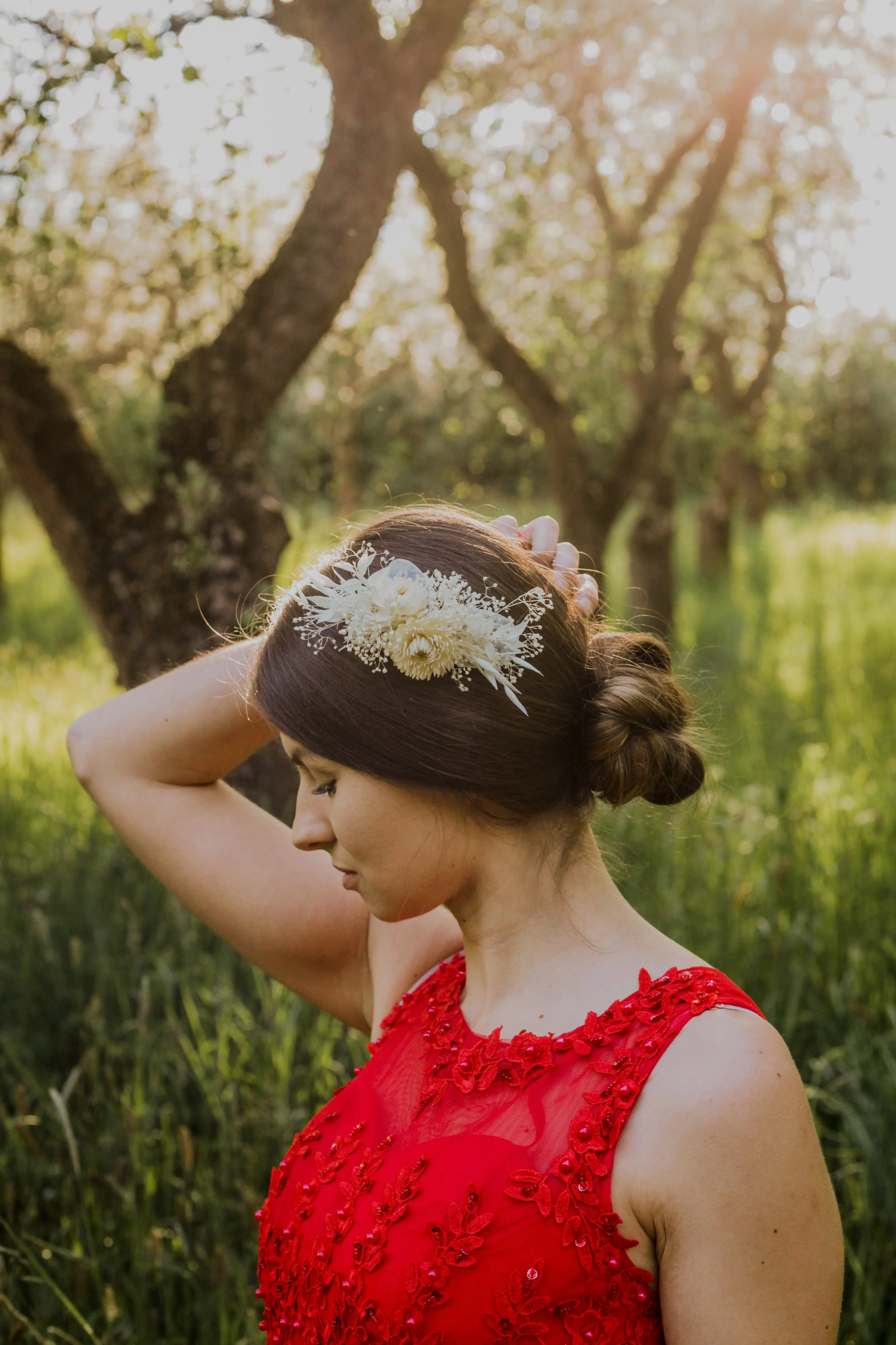 Dried flower hair comb Ivory bridal headpiece Bride Wedding hair comb Natural preserved hair comb Magaela Hair flowers Cream hair comb