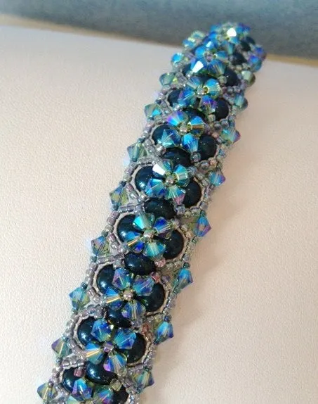 Hugs & Kisses Bracelet Class