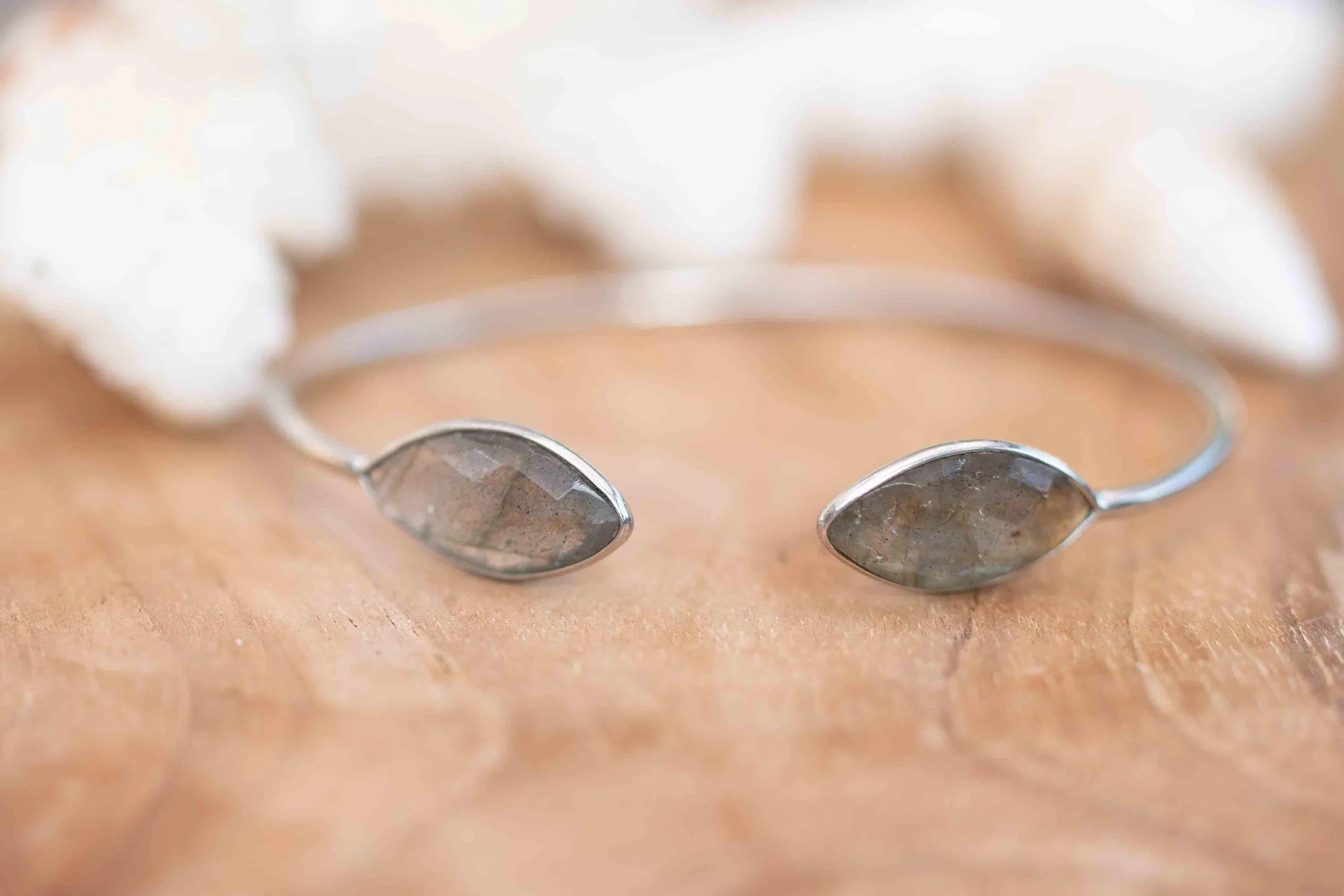 Jessyca Bracelet ~ Labradorite ~ Silver Plated ~ MB038B