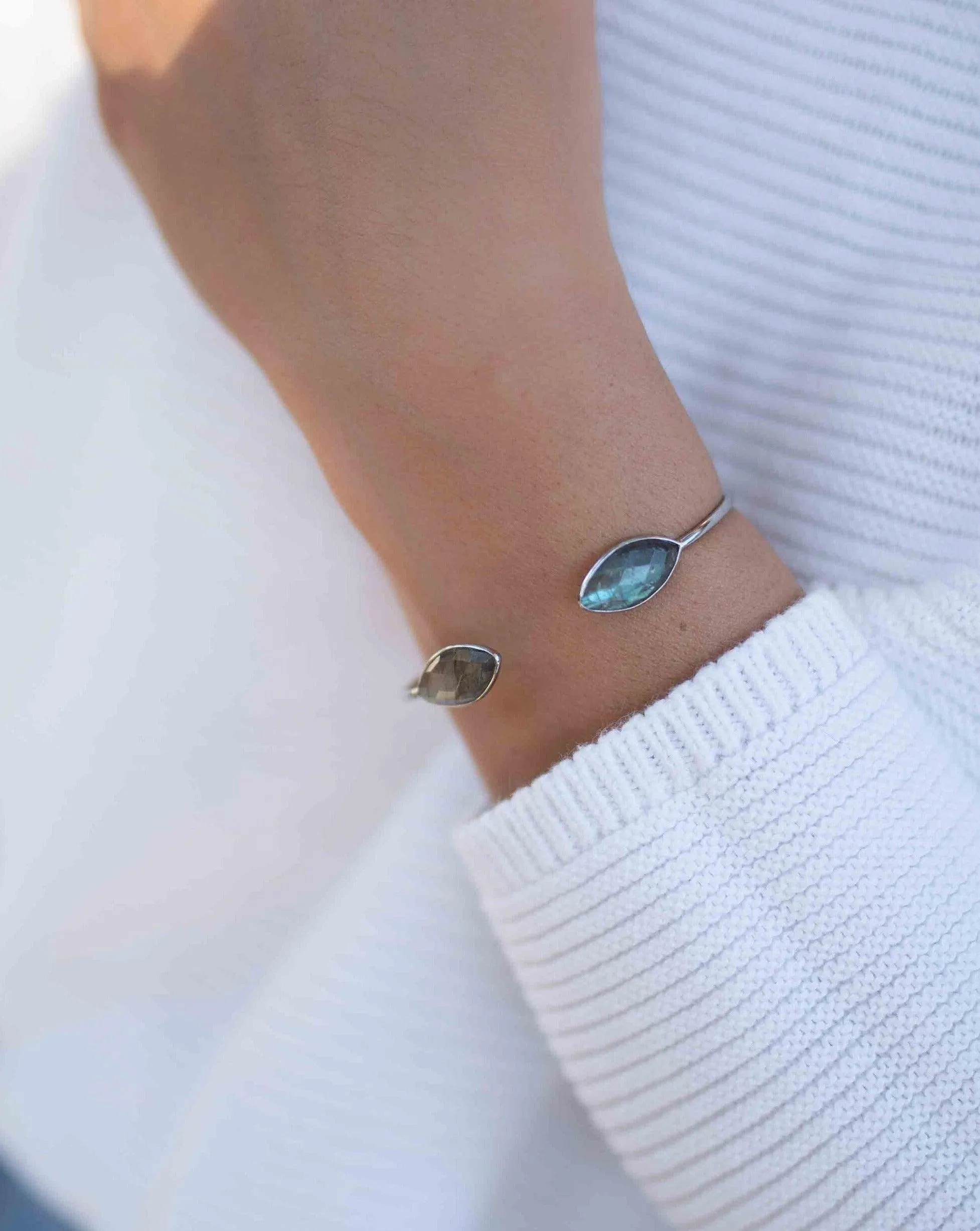 Jessyca Bracelet ~ Labradorite ~ Silver Plated ~ MB038B