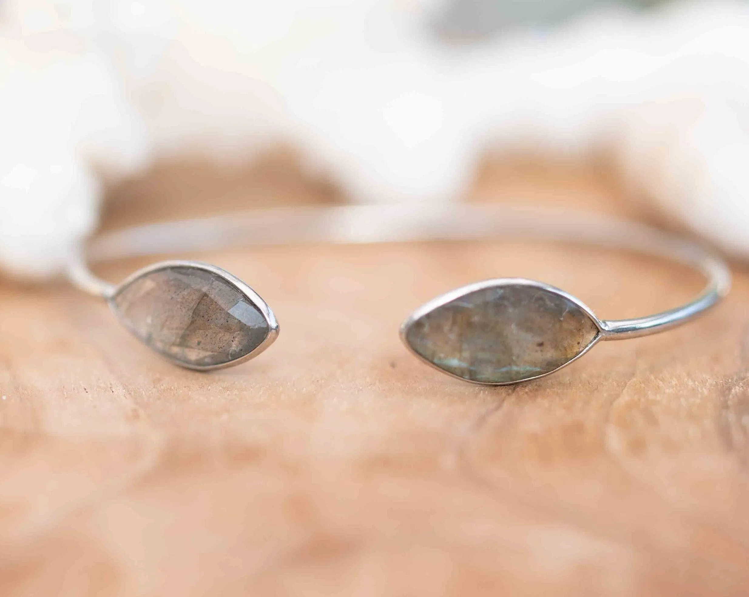 Jessyca Bracelet ~ Labradorite ~ Silver Plated ~ MB038B