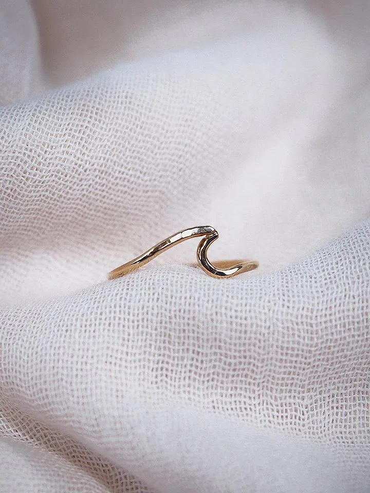 Mini Gold Wave Ring - Nalu