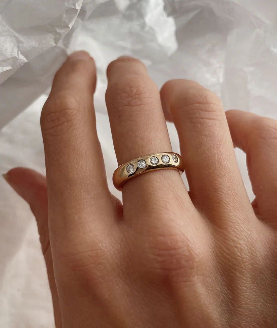 Moons 5mm Rounded Band