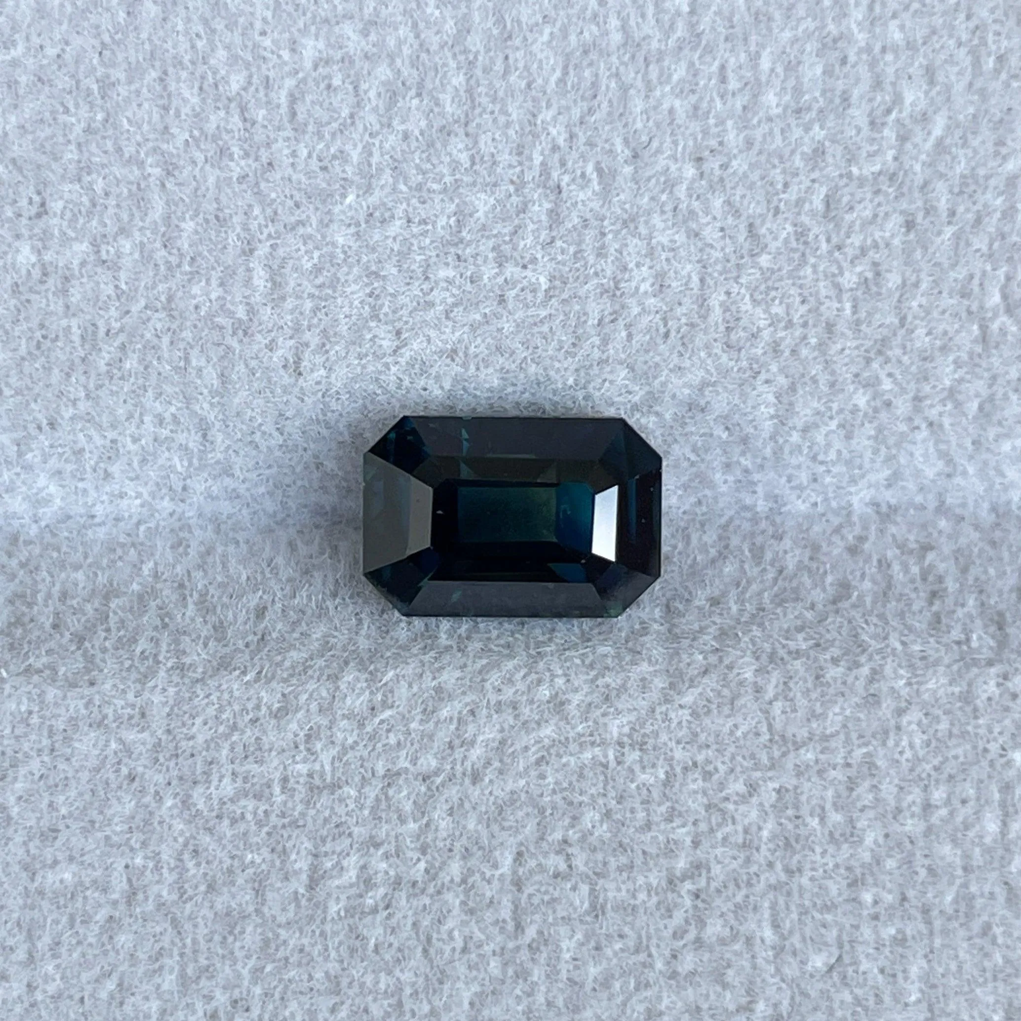 Natural Green Sapphire | Emerald Cut | 5.60 x 8.30 x 4.70mm| 2.26 Carat | heated Sapphire | Engagement Rings | Jewellery Making Gemstone
