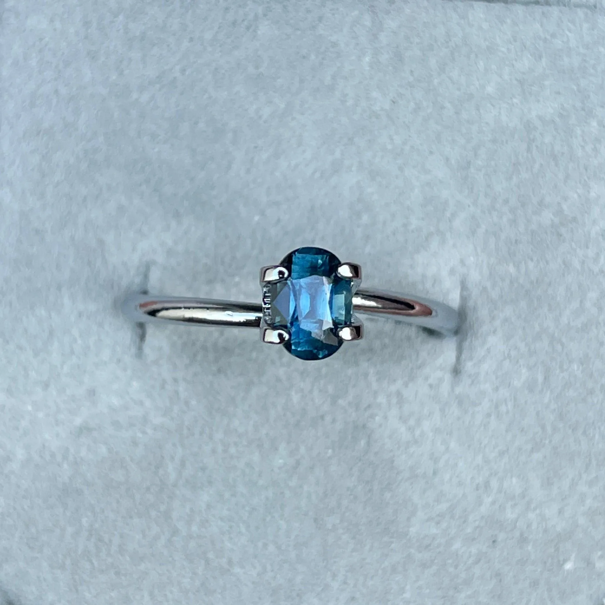 Natural Green Sapphire | Loose |0.83crt | Unset | heated | SAPPHIRE | Gift Idea | Engagement Ring | Sapphire Ring