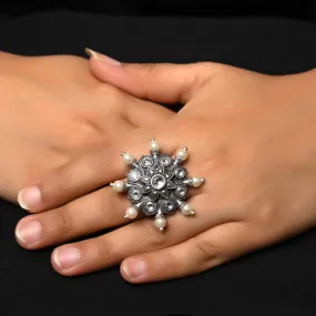 Qivii Pearl White Oxidized Ring