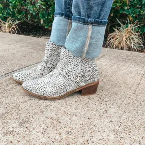 Very G | Oasis Faux Fur Bootie in Dotted Beige