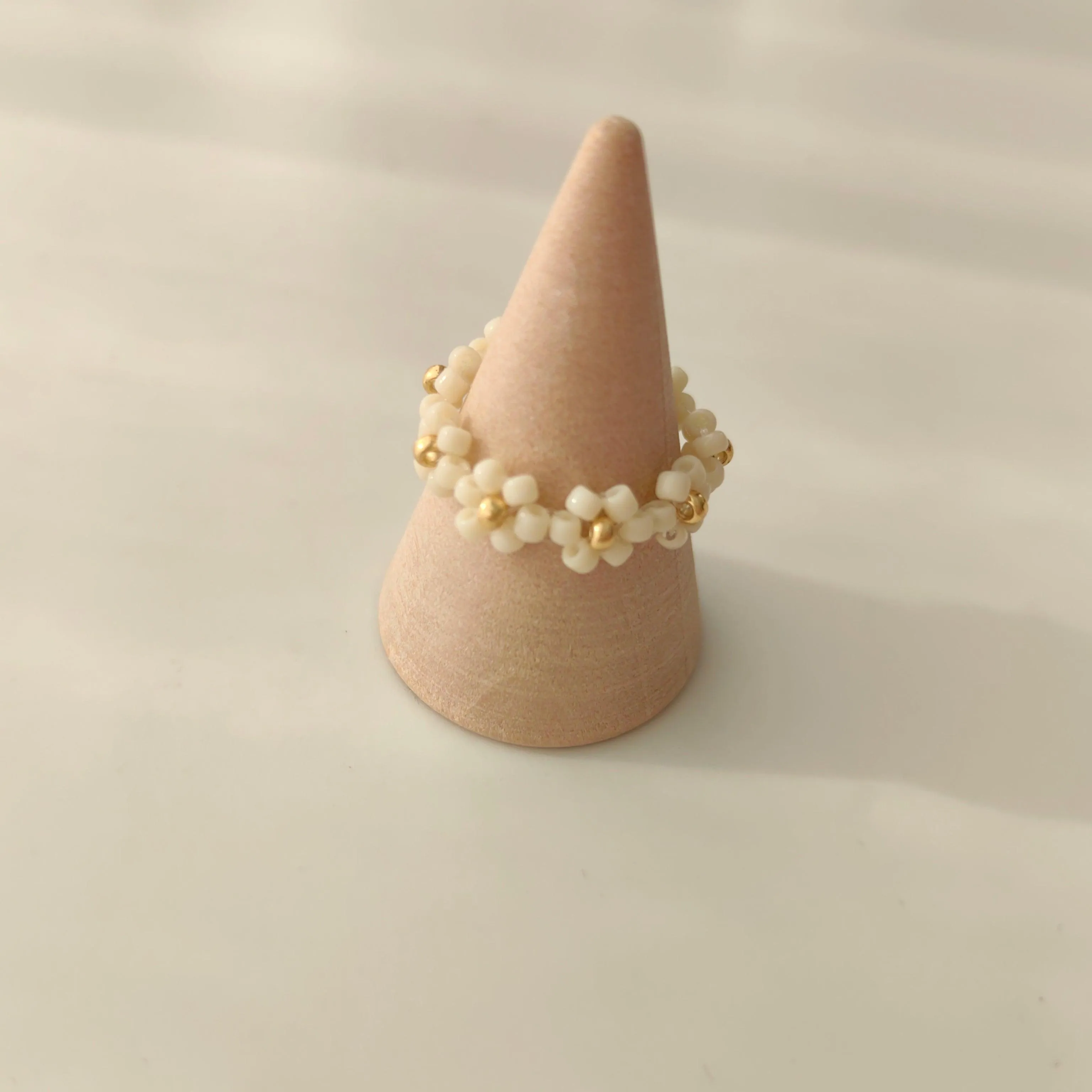 White Daisy Ring