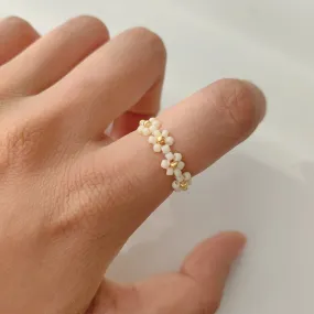 White Daisy Ring