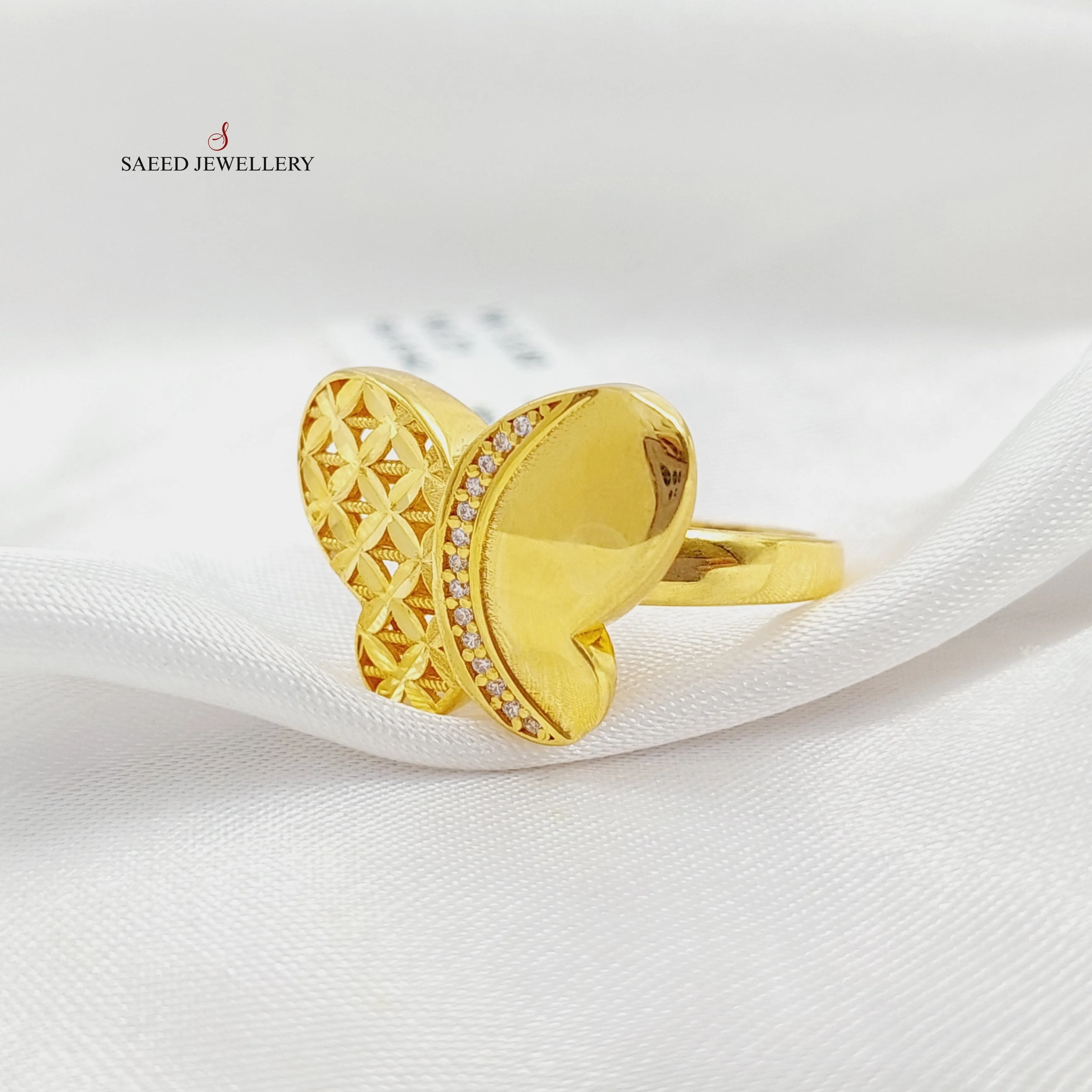 Zircon Studded Heart Ring