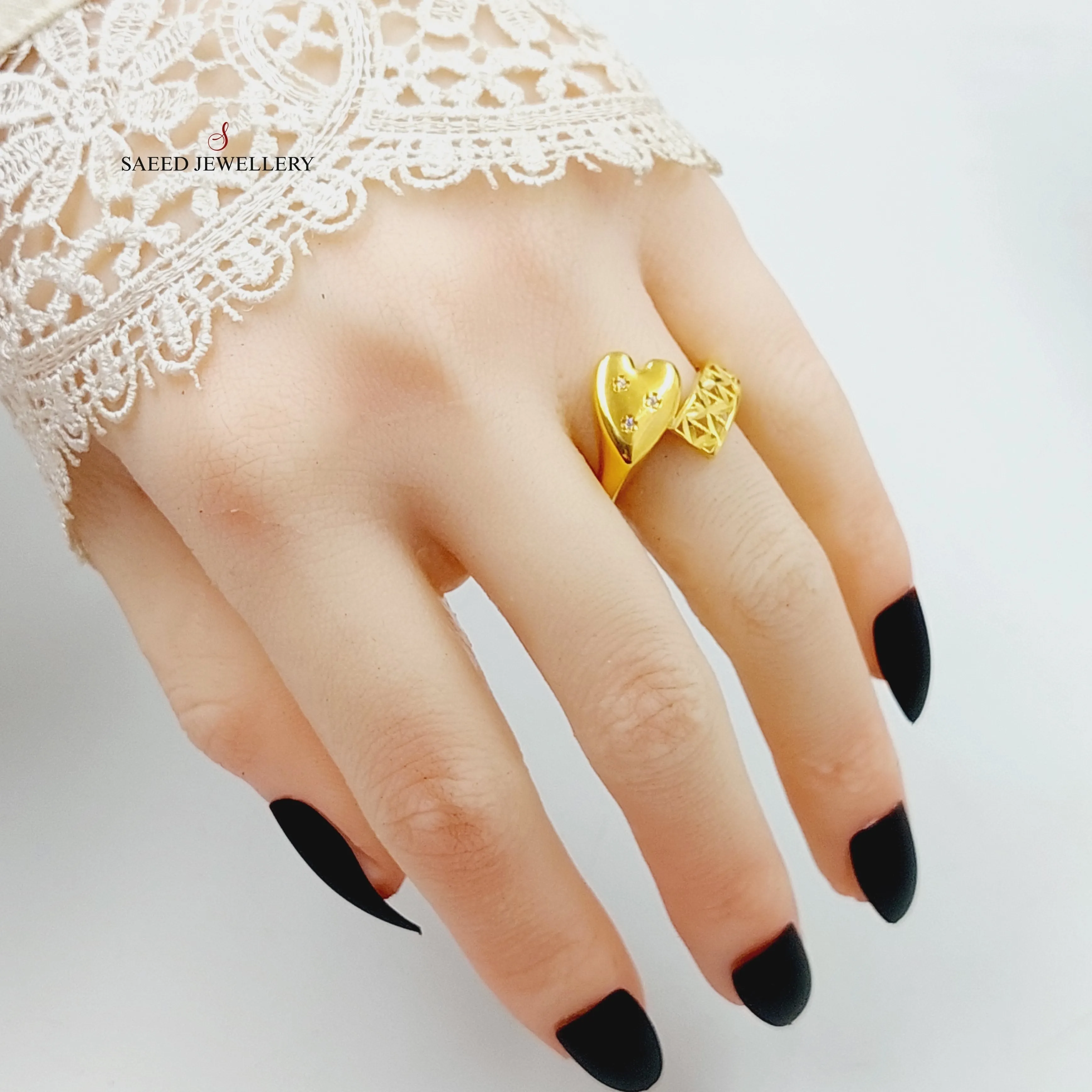 Zircon Studded Heart Ring